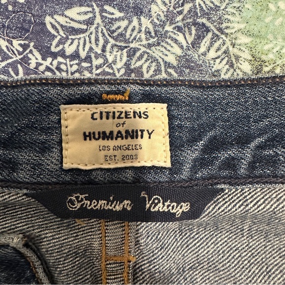 Citizens Of Humanity Blue Cora Crop Relaxed Distressed Hem Jeans Size 26 Women’s - Picture 12 of 14